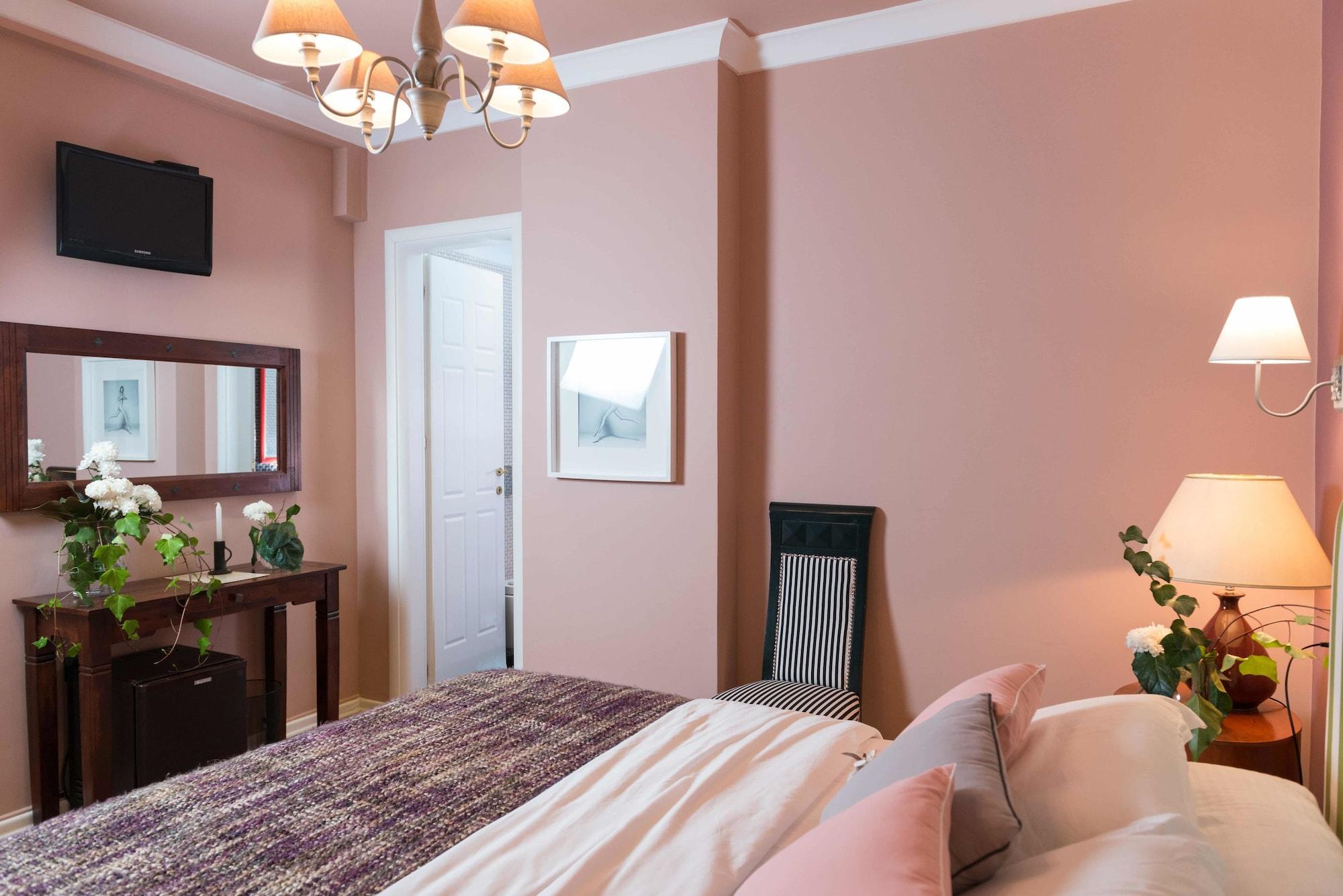 Areela Boutique Hotel Tiranë Ngoại thất bức ảnh